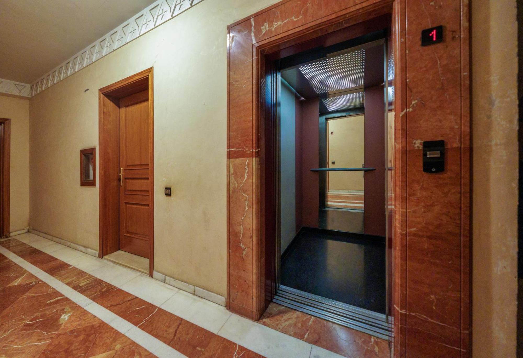 Appartement Haut Standing Gueliz Plaza Avec Vue Marakeş Dış mekan fotoğraf